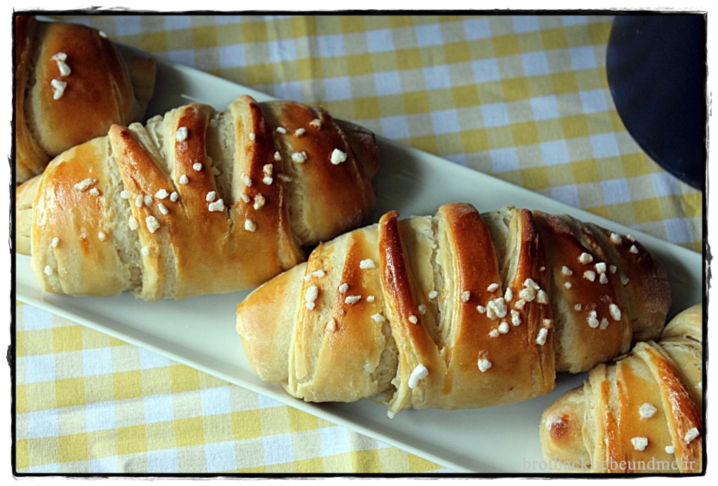 Butterhörnchen mit Schoko-Nuss-Füllung - Brotbackliebe ... und mehr