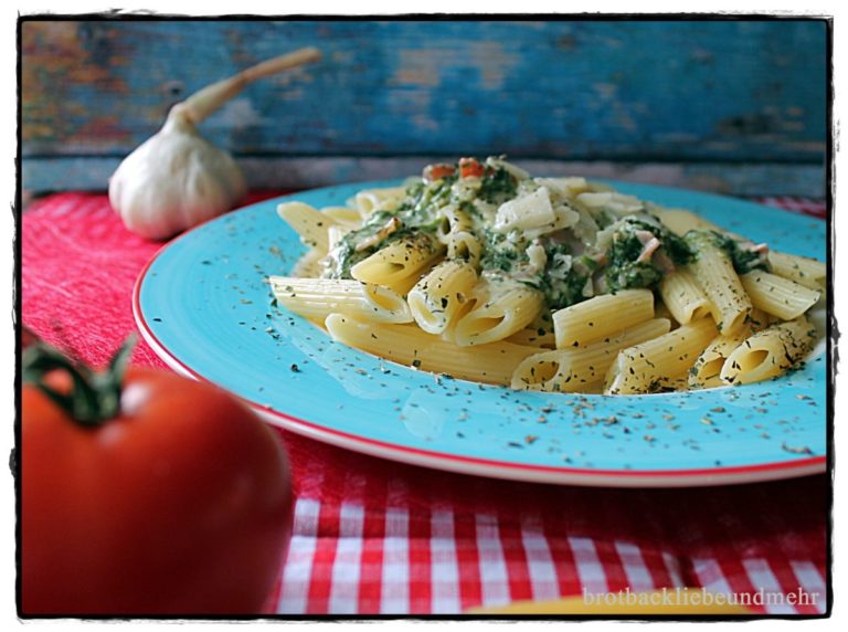 Pasta mit Käse-Spinat-Soße - Brotbackliebe ... und mehr