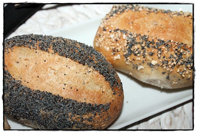 Baguettebrötchen mit Mohn und Sesam - Brotbackliebe ... und mehr