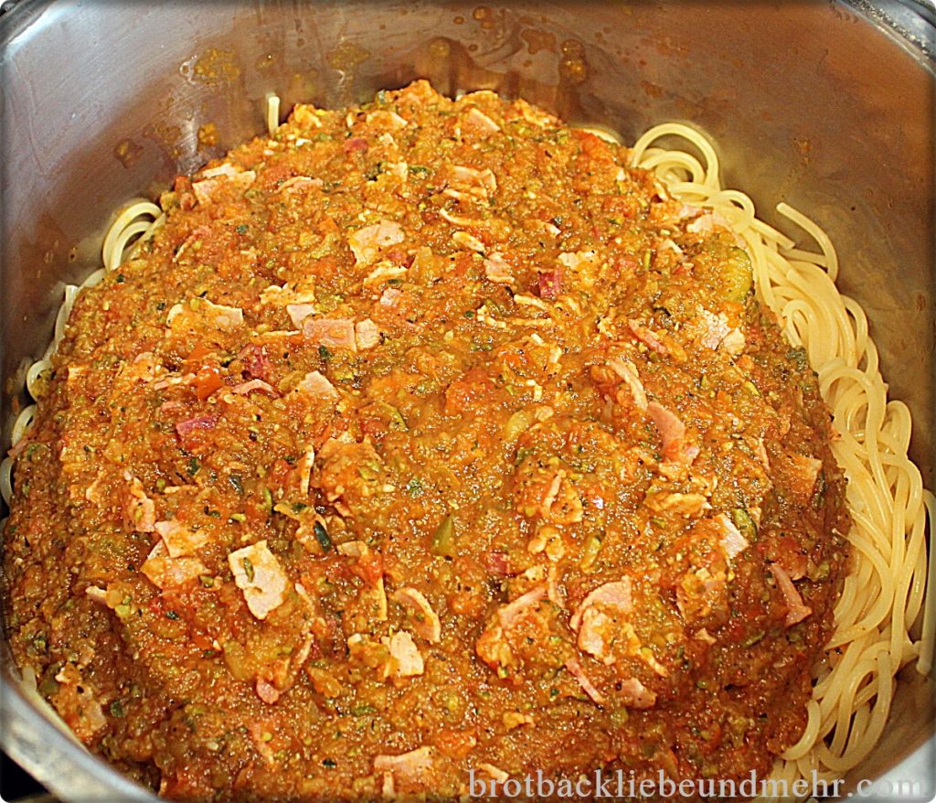 Spaghettikuchen - Brotbackliebe ... und mehr Spaghettikuchen - Brotbackliebe ... und mehr