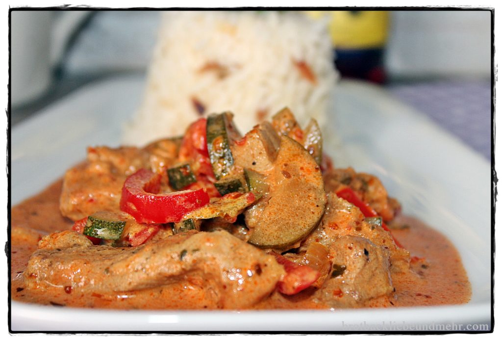 Paprika-Geschnetzeltes in Metaxasoße - Brotbackliebe ... und mehr Paprika-Geschnetzeltes in Metaxasoße - Brotbackliebe ... und mehr