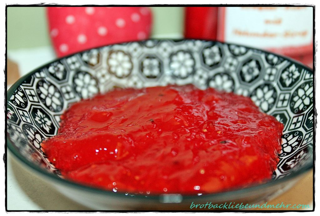 Erdbeer-Kiwi-Marmelade mit Holunderblüten-Sirup - Brotbackliebe ... und ...