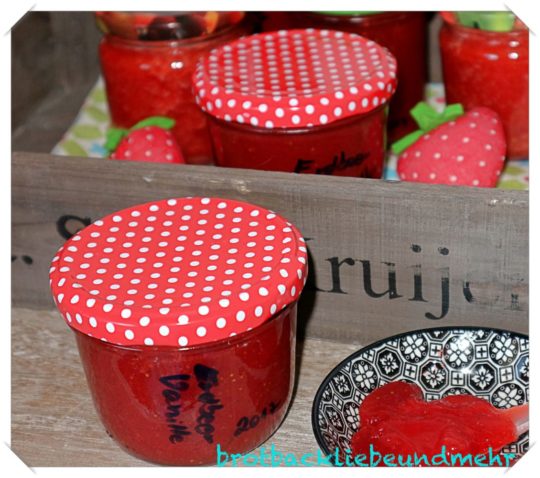 Samtige Erdbeer-Vanille-Marmelade - Brotbackliebe ... und mehr
