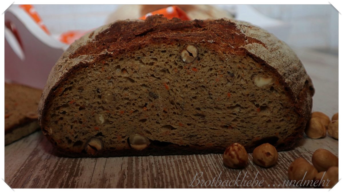 Nuss-Karotten-Ruchbrot mit Mohn - Brotbackliebe ... und mehr