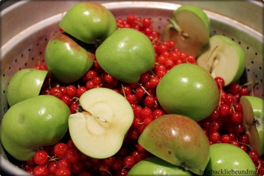 Johannisbeer-Apfel-Gelee mit Vanille - Brotbackliebe ... und mehr