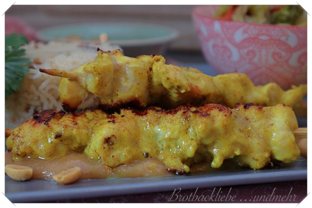 Gegrillte Saté-Spieße mit Erdnusssoße - Brotbackliebe ... und mehr