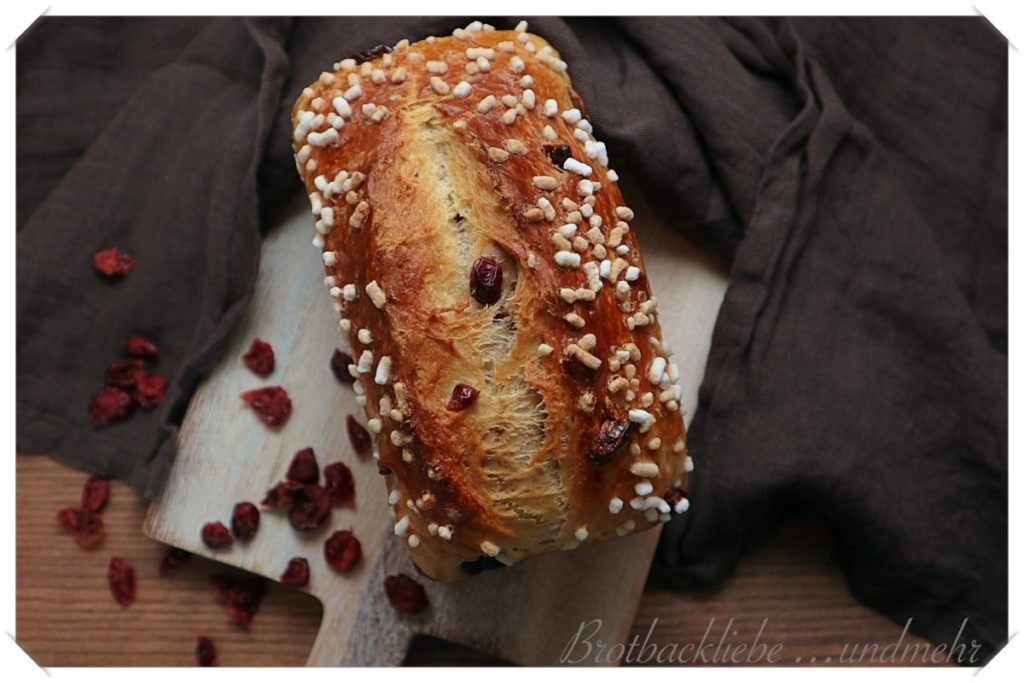 Sahne-Mascarpone-Stuten mit Cranberries und Pistazien - Brotbackliebe ...