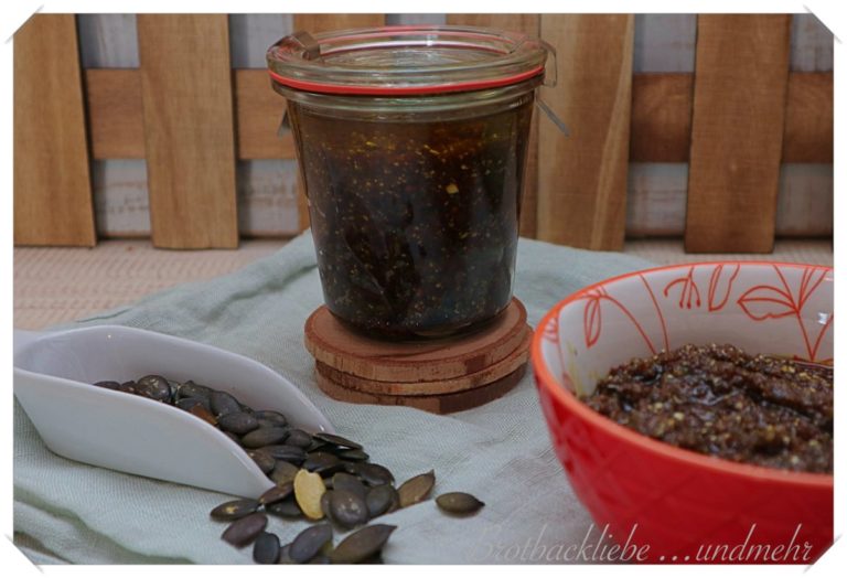 Kürbiskern-Tomaten-Pesto - Brotbackliebe ... und mehr