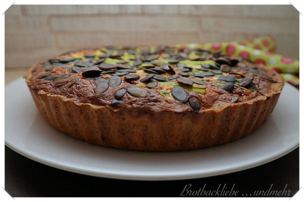 Spargel-Karotten-Quiche mit Kürbiskernen - Brotbackliebe ... und mehr