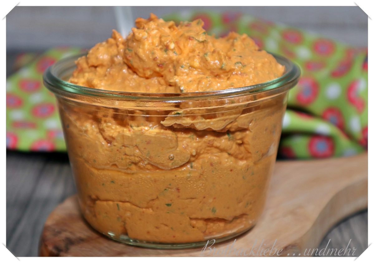 Feta-Ajvar-Aufstrich - Brotbackliebe ... und mehr