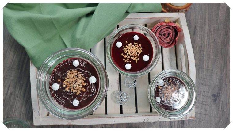 Joghurt-Mascarpone-Creme mit Brombeerspiegel - Brotbackliebe ... und mehr
