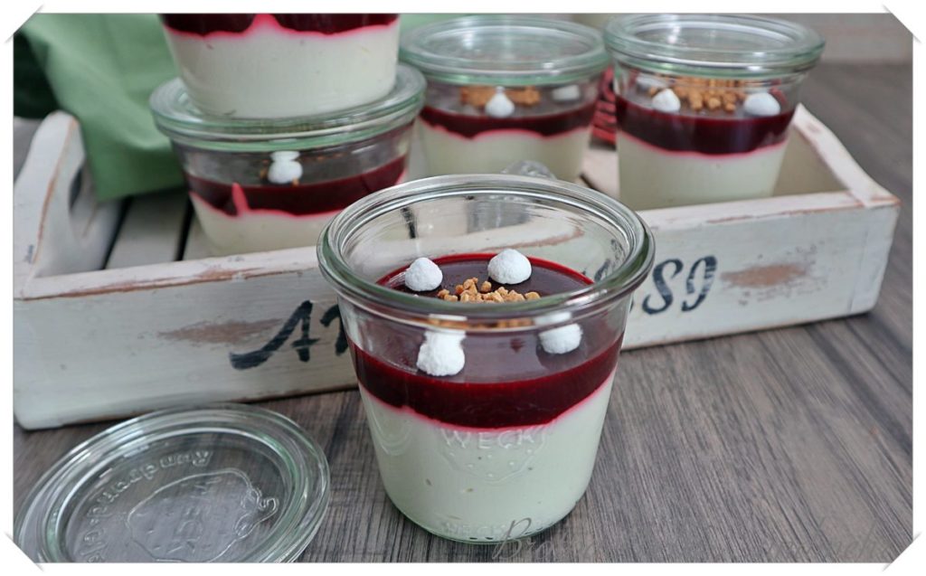 Joghurt-Mascarpone-Creme mit Brombeerspiegel - Brotbackliebe ... und mehr