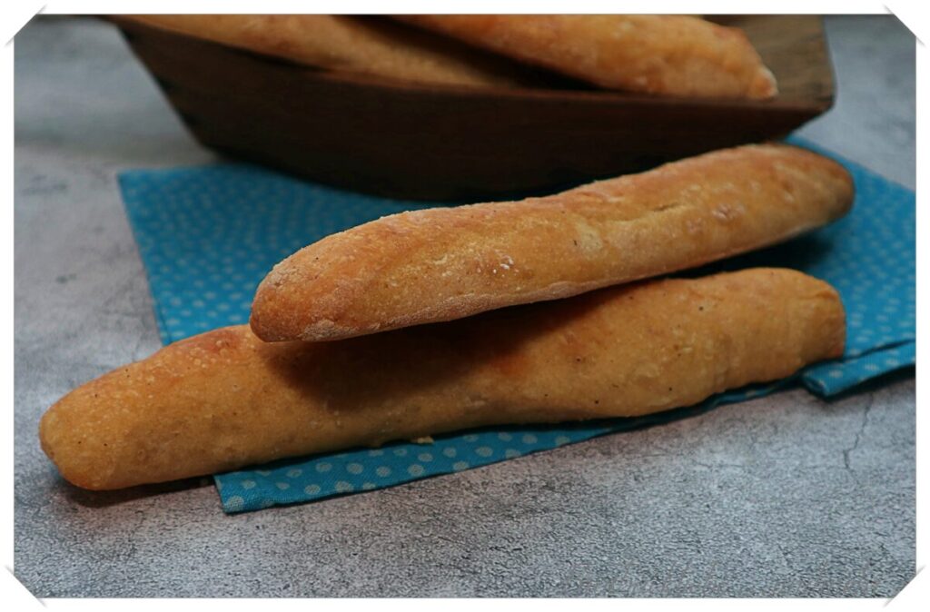 Dinkel-Bier-Stangen mit Salz-Pfeffer-Kruste - Brotbackliebe ... und mehr